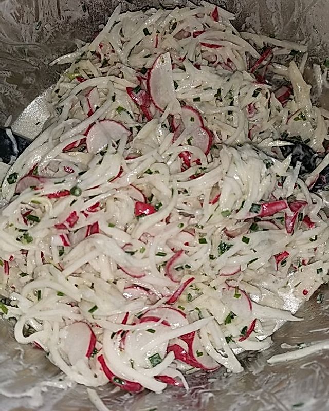 Kohlrabi-Radieschen-Salat