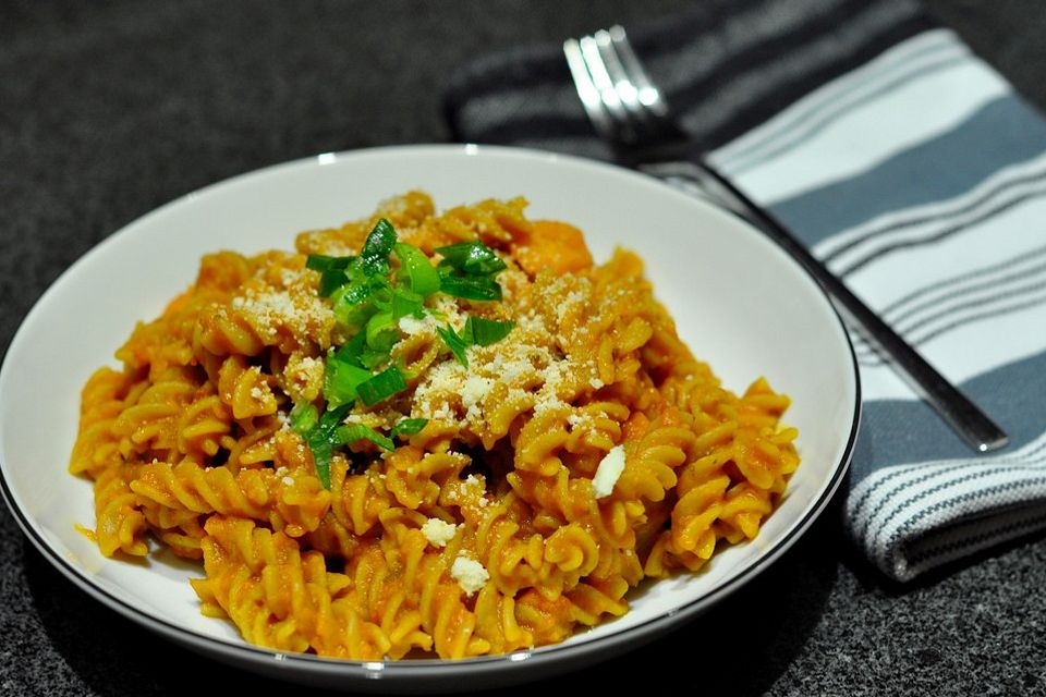 Kürbis-Tomaten-Sauce für Pasta