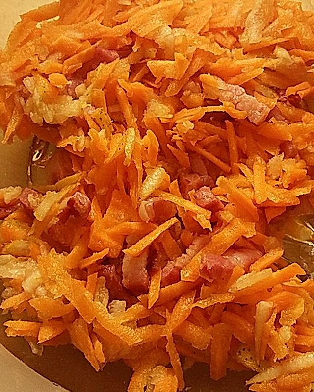 Karotten-Birnen-Salat mit Bacon