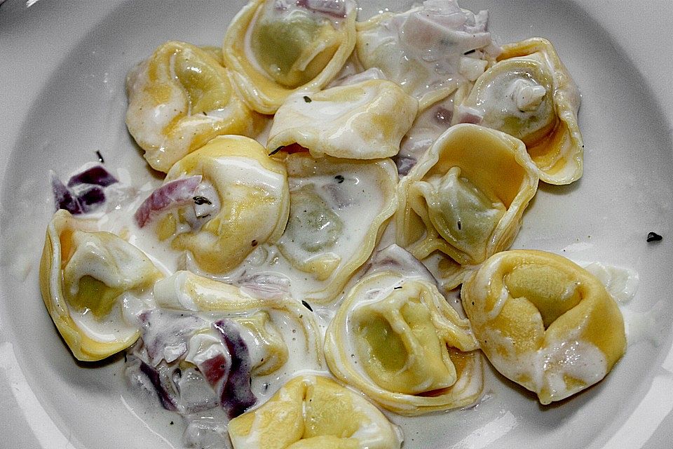 Tortellini in Rahmsoße