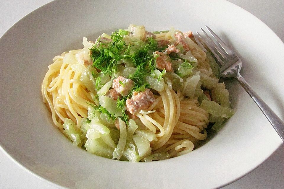 Spaghetti mit Lachs und Fenchel