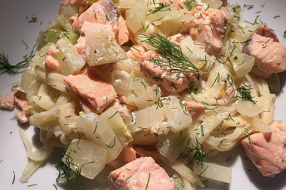 Spaghetti mit Lachs und Fenchel