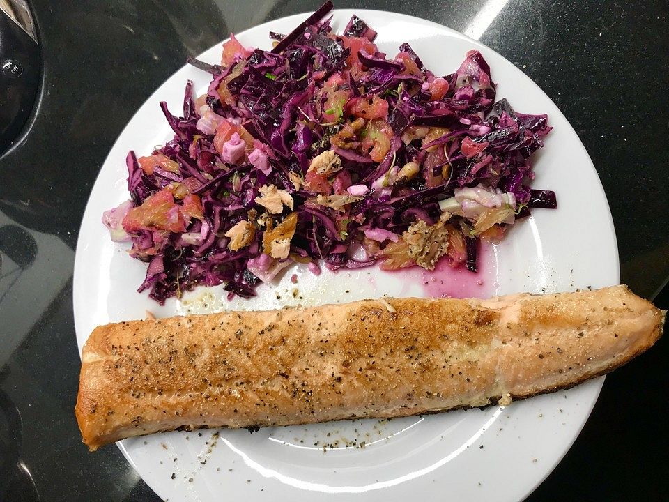 Rotkohl-Apfelsinen-Walnuss-Salat von fabrella7| Chefkoch