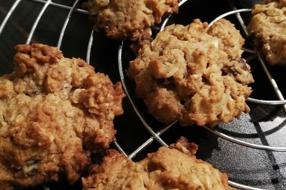 Urmelis Doppelschoko-Erdnussbuttercookies mit salzigen Erdnüssen