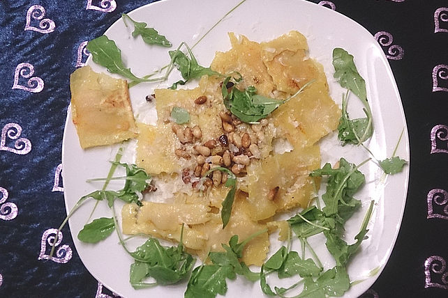 Herbstliche Kürbistortellini in Rosmarinbutter von Axava| Chefkoch