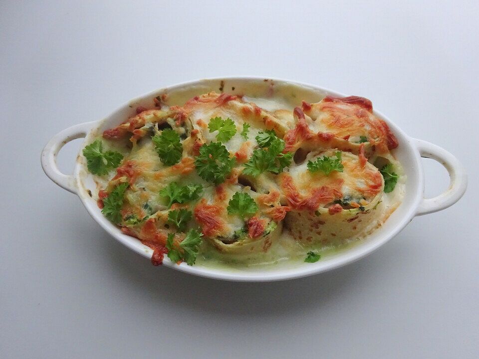 Überbackene Pfannkuchenröllchen mit Spinat-Schinken-Füllung von McMoe ...
