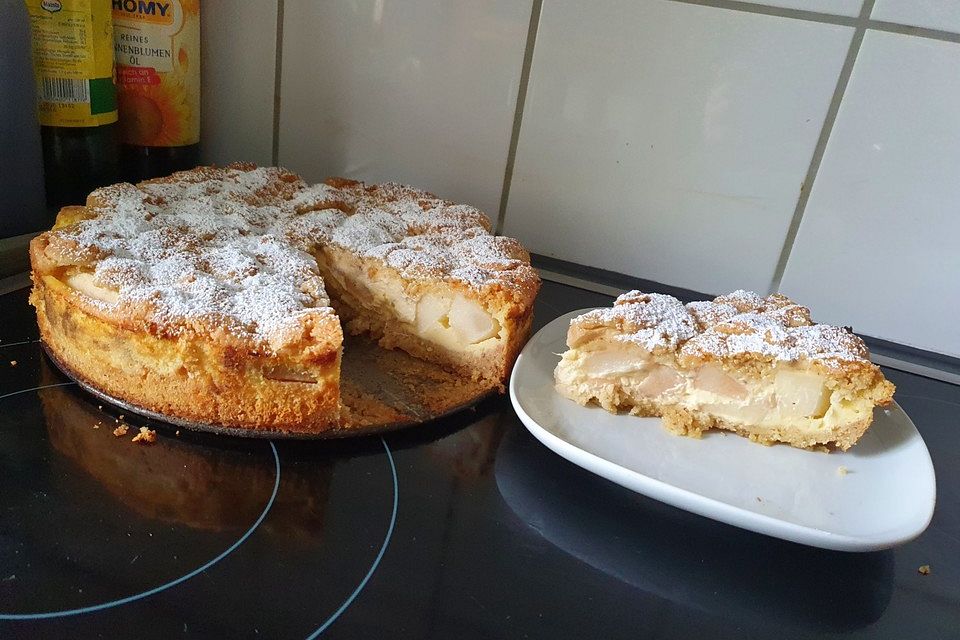 Birnenkuchen mit Streuseln und Schmand