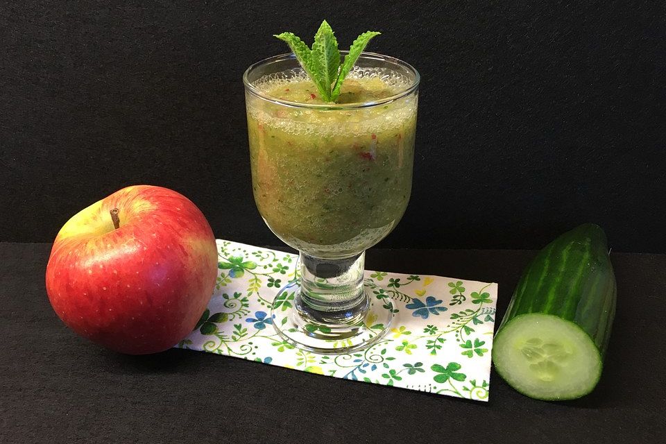 Gurke-Apfel-Smoothie mit Minze