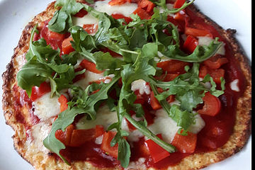 Der leckerste Low Carb Pizzaboden - vegetarisch!
