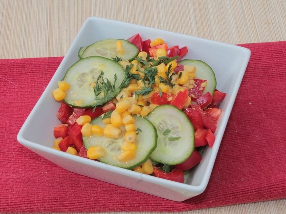Paprika-Gurken-Mais-Salat von Jasmin-Petra-Wenzel | Chefkoch