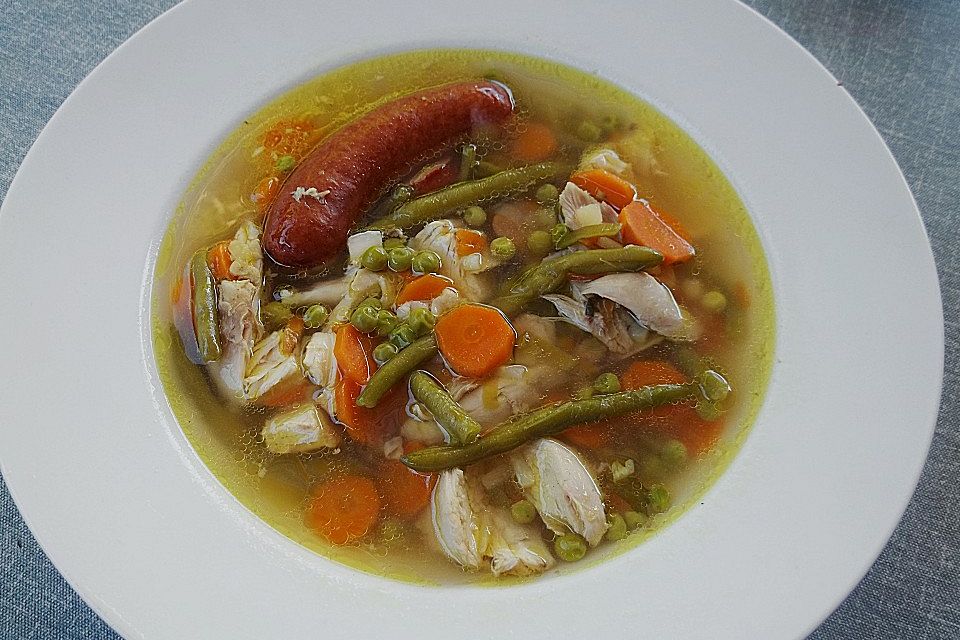 Ländliche Gemüsesuppe