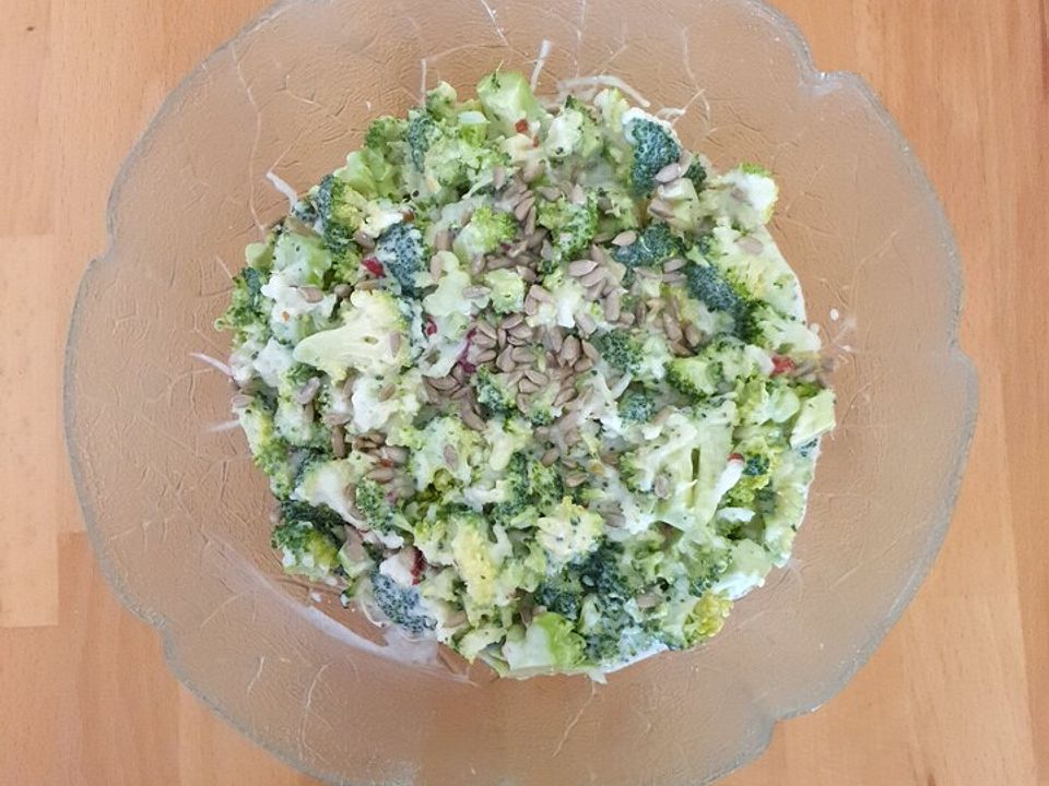 Roher Brokkolisalat von Skye| Chefkoch