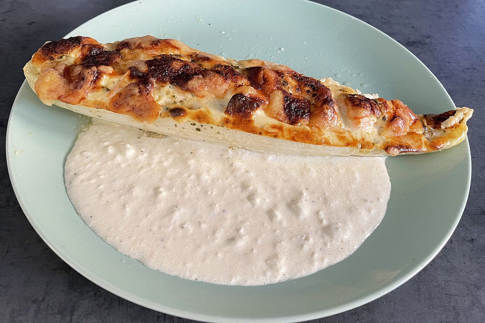 Low carb Schmorgurken mit Lachsfilet