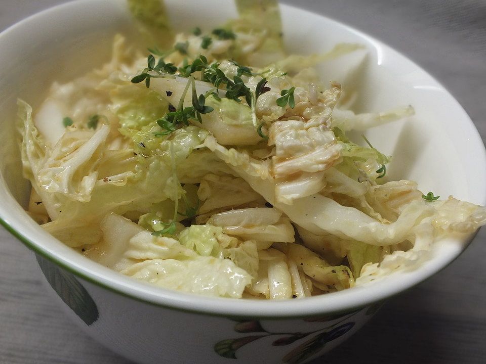 Salat aus Chinakohl mit Sojasauce von ErfertM | Chefkoch