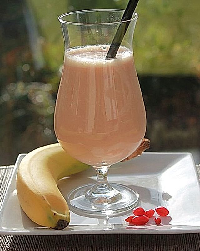Gojibeeren-Bananen-Kirsch-Drink