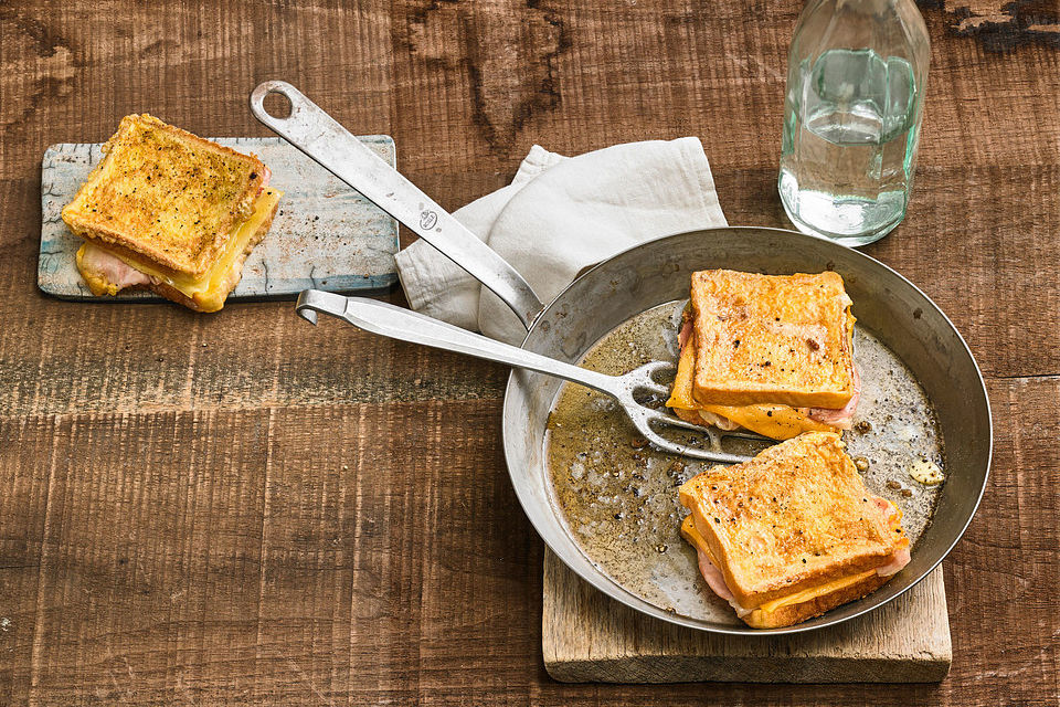 Schinken-Käsetoast aus der Pfanne