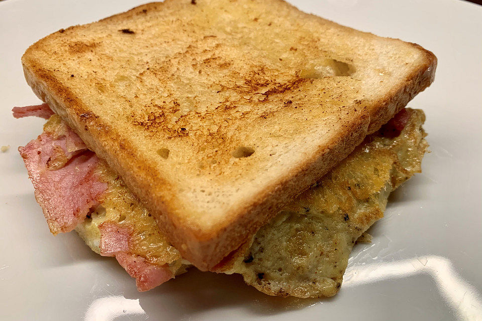 Schinken-Käsetoast aus der Pfanne