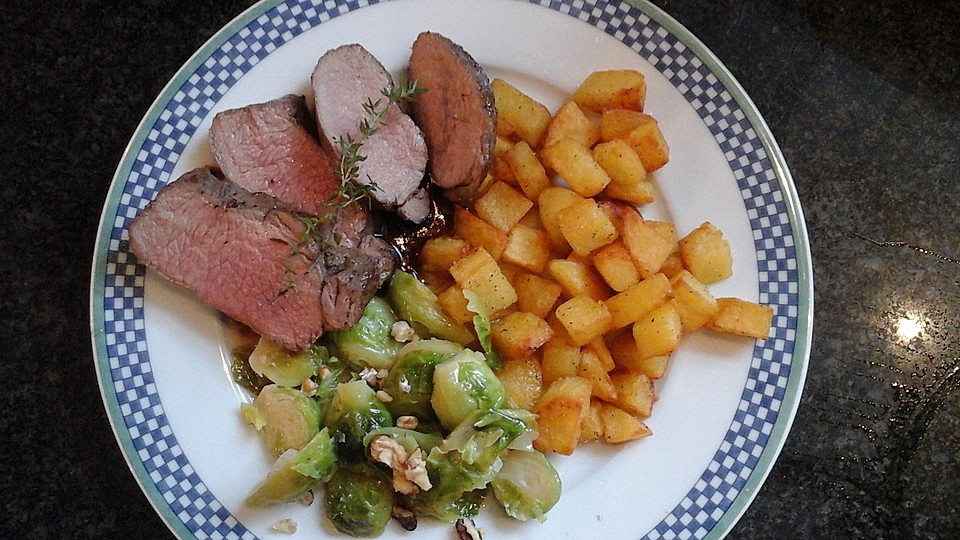 Wildschweinrückenbraten mit Rosenkohl von McMoe| Chefkoch