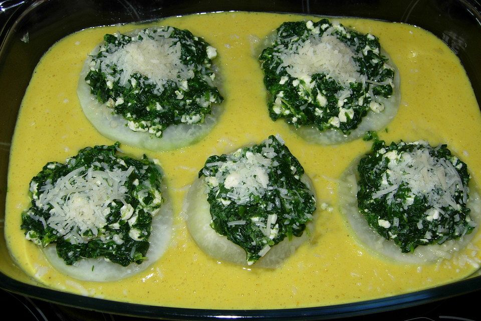 Überbackener Kohlrabi in einer fruchtigen Currysoße
