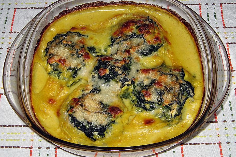 Überbackener Kohlrabi in einer fruchtigen Currysoße