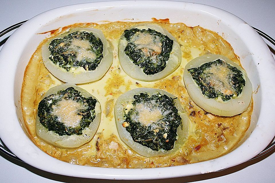 Überbackener Kohlrabi in einer fruchtigen Currysoße