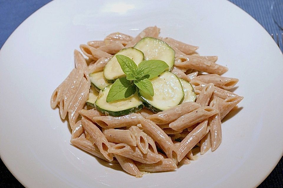 Penne mit Zucchini und Mascarpone