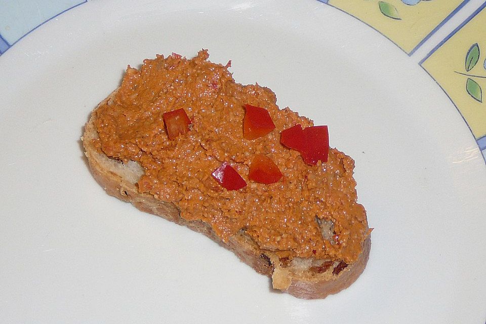 Paprika - Walnuss - Paste