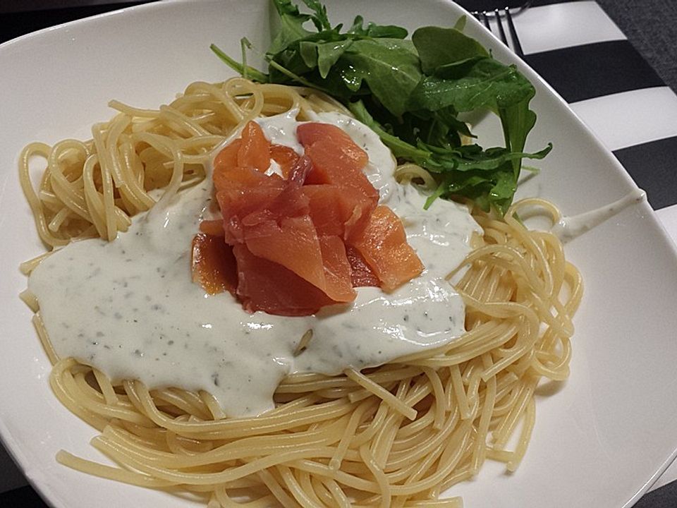 Spaghetti mit Räucherlachs und Rucola von fraukino| Chefkoch
