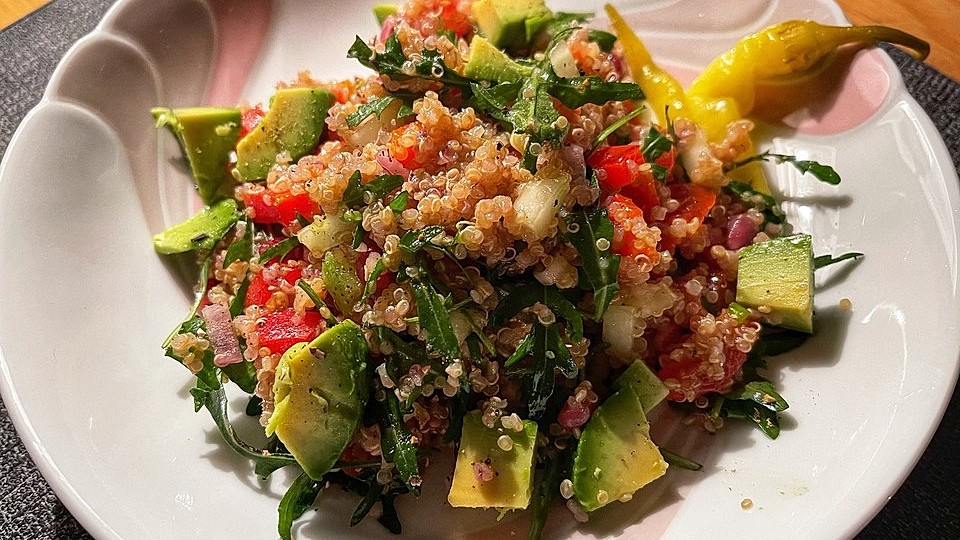Inkasalat - würziger Quinoasalat mit Avocado und Rucola von sweetdiscobaby