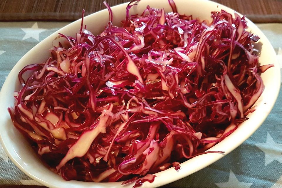 Rotkohl-Apfel-Rohkost-Salat