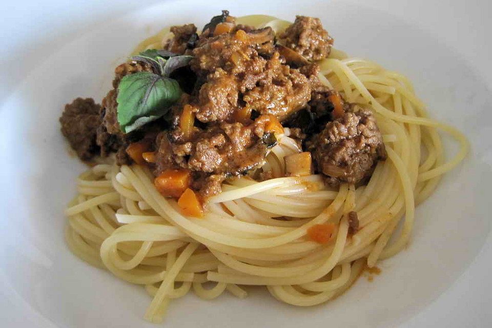 Bolognese mit Hackfleisch und Möhren