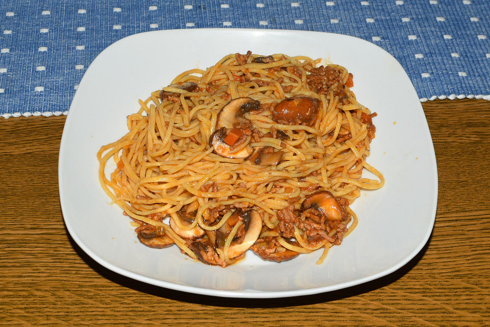 Bolognese mit Champignons