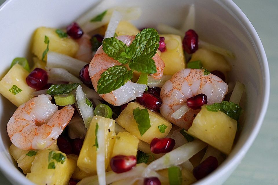 Ananas-Fenchel-Salat mit Garnelen