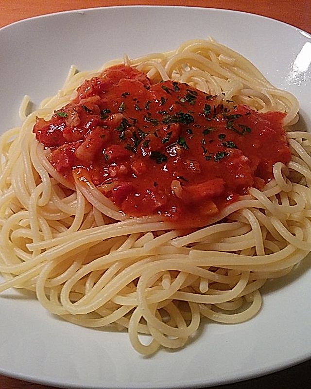Spaghetti mit Speck-Bolognese-Sauce