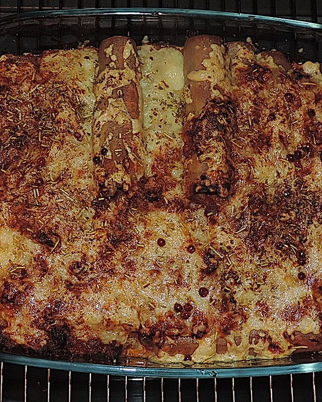 Chili Con Carne Canelloni auf Spinat-Karotten-Ricottabett