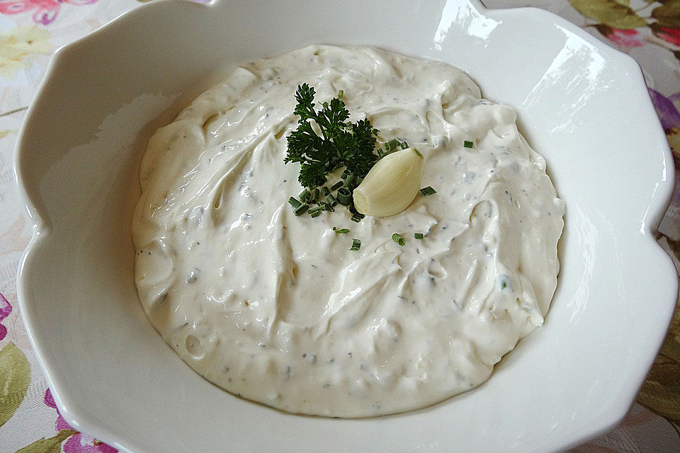 Sour Cream mit Knoblauch