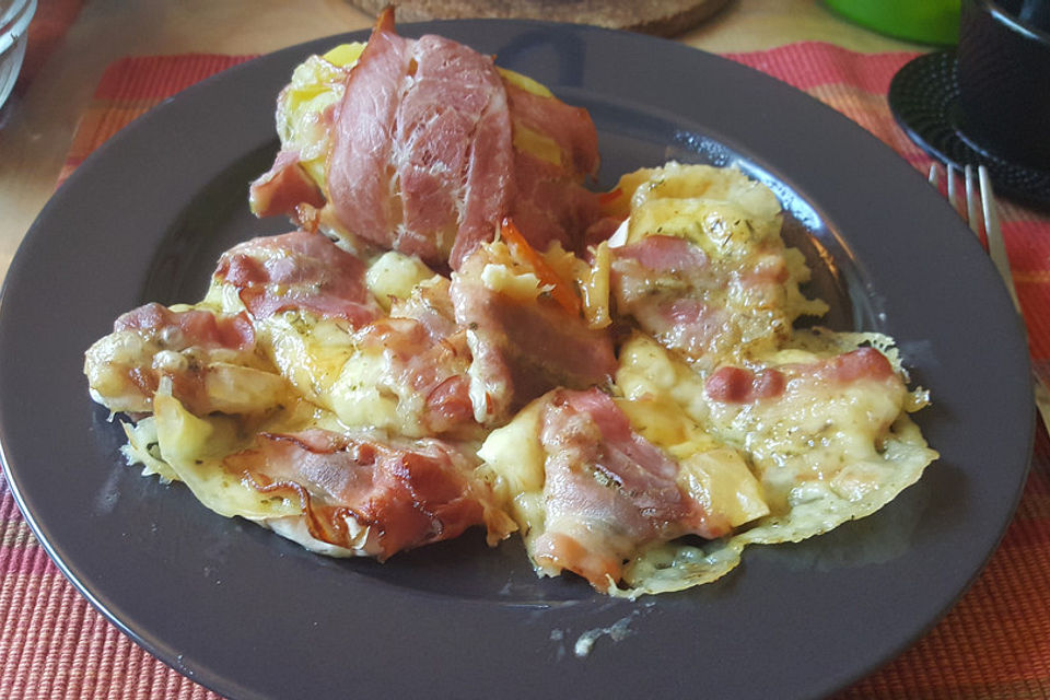 Camembert-Ecken im Schinkenmantel