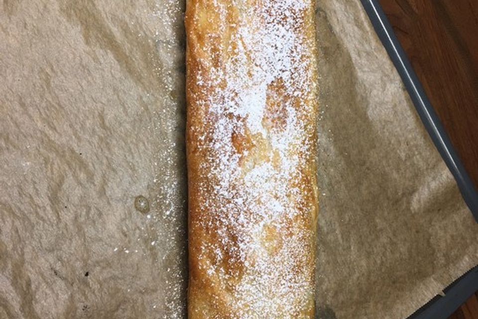 Wiener Apfelstrudel