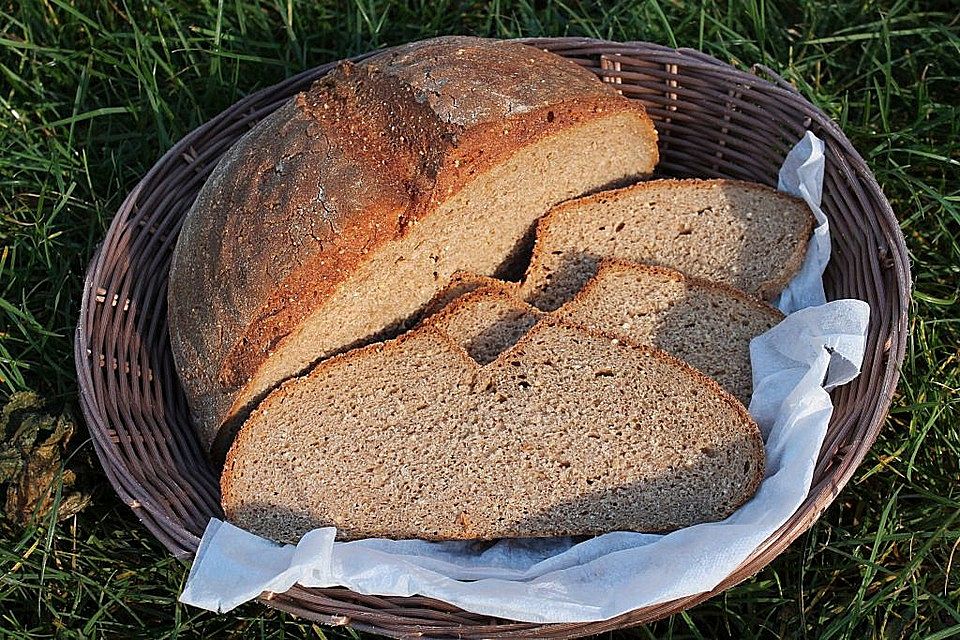 Dinkel-Weizen-Einkorn-Vollkornbrot mit Hirse