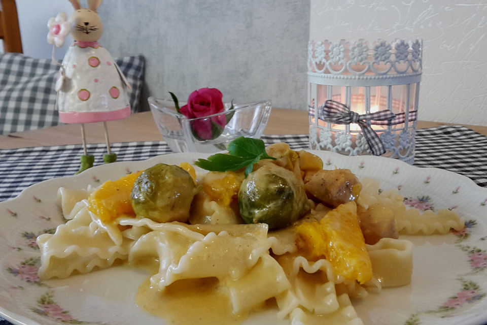 Hähnchen-und Rosenkohl in Orangensahne