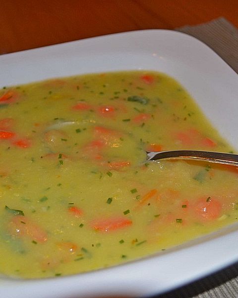 Kartoffelsuppe mit Speck und Majoran Kartoffelsuppe mit Speck und Majoran