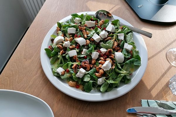 Feldsalat mit Granatapfel und Ziegenkäse im Speckmantel von Schnecktron ...