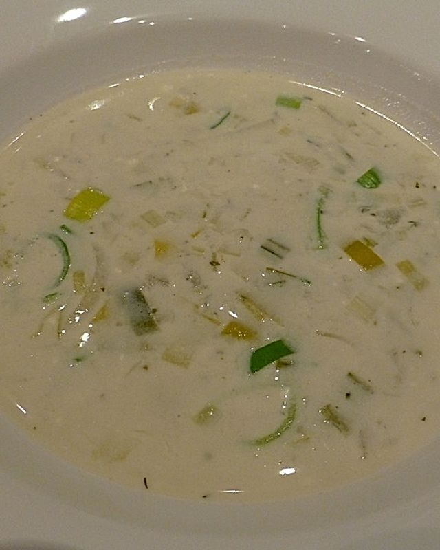 Vegetarische Frischkäse-Lauch Suppe