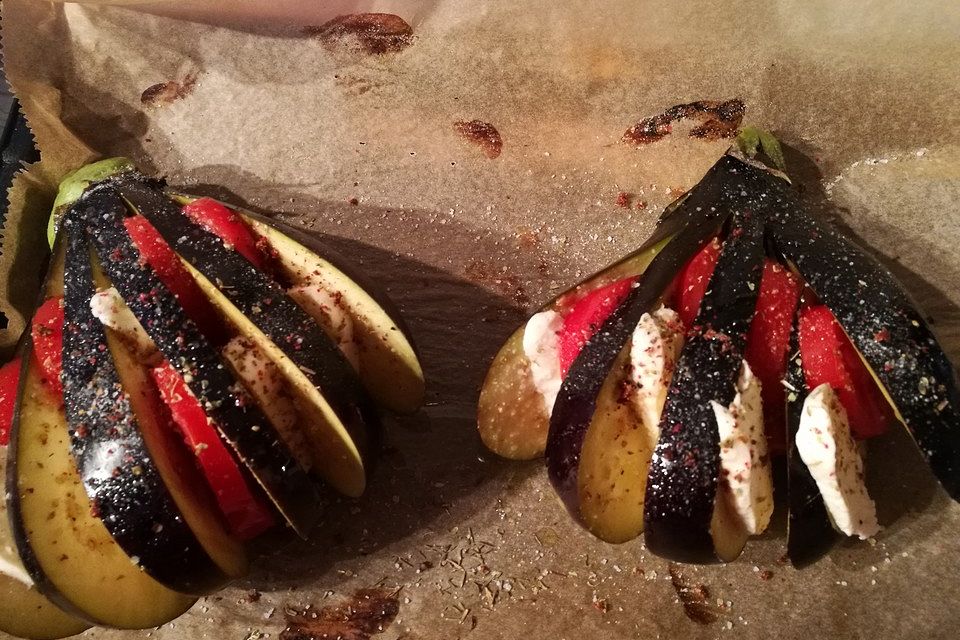 Auberginen-Tomaten-Fächer aus dem Ofen