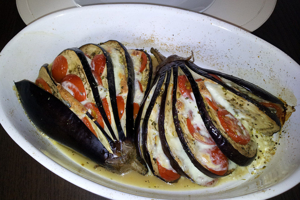 Auberginen-Tomaten-Fächer aus dem Ofen