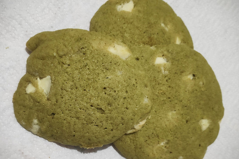 Matcha Cookies mit weißer Schokolade