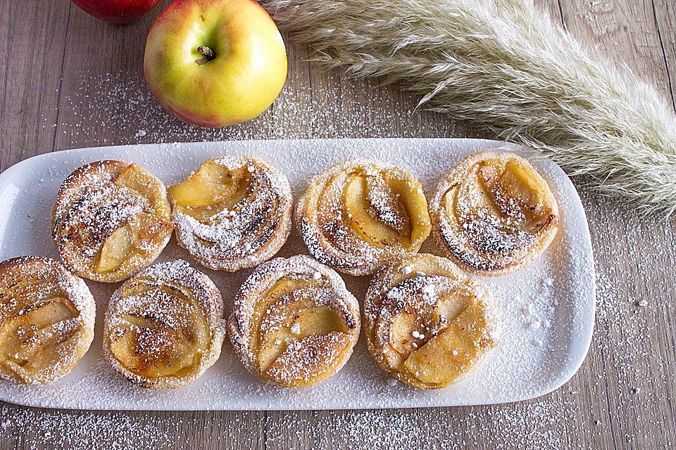 Apfel-Marzipan-Vanille-Törtchen