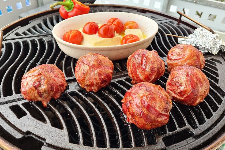 Bifteki Bacon Balls vom Smoker