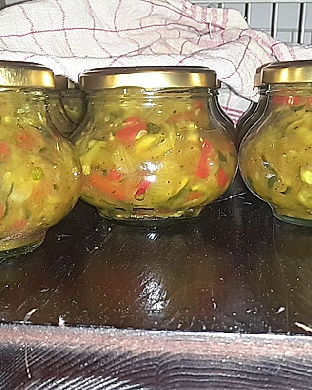 Zucchini-Paprika-Zwiebel-Relish