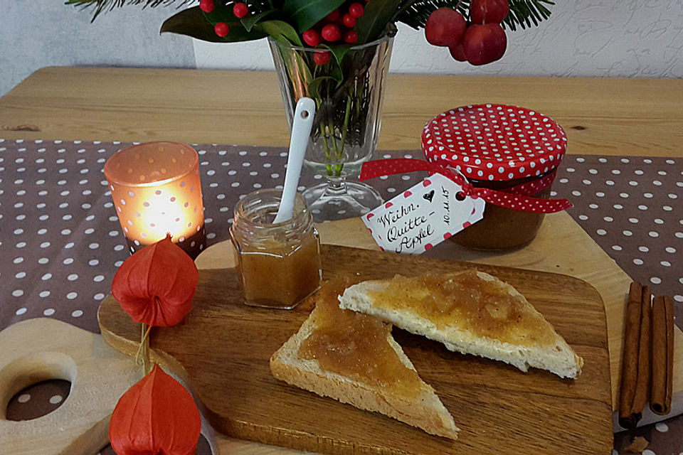 Weihnachtliche Quitten-Apfel-Marmelade mit Sekt